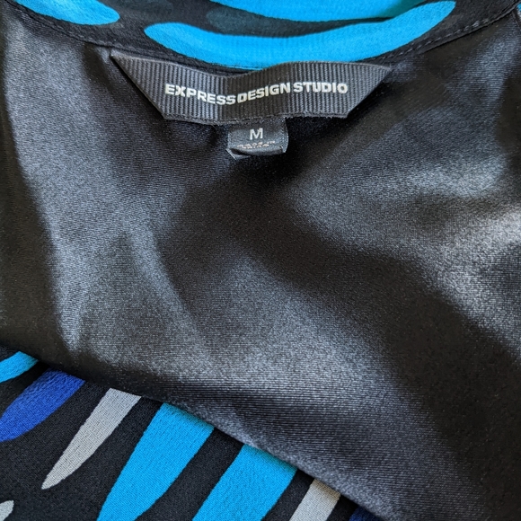 Express Silk Sleeveless Blouse - Medium - Picture 4 of 4